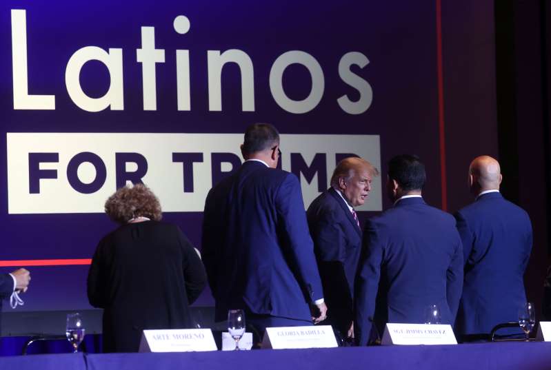 USA 2020: Trump, en visite en Arizona, tente de séduire l’électorat hispanique
