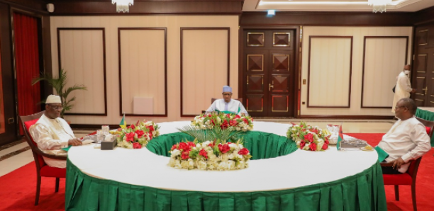 Visite au Nigeria : Dîner entre les présidents Sall, Buhari et Cissoco Emballo