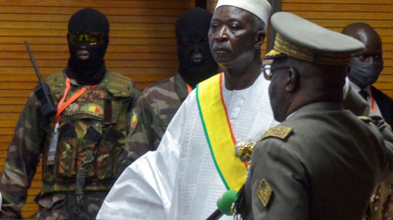 Des militaires aux postes clés du gouvernement de transition au Mali
