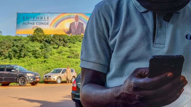 Guinée: des pages Facebook pro-Condé créent la confusion avant la présidentielle