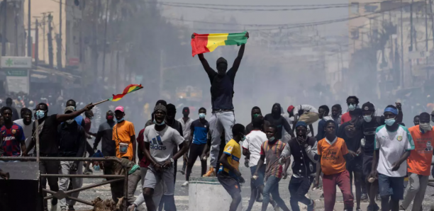 Le Sénégal meutri : Un apaisement sur fond d’arrestations massives !