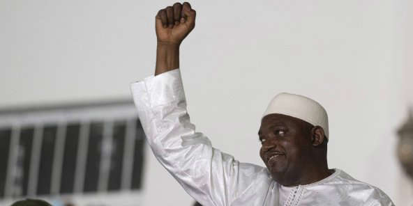 Présidentielle en Gambie : Adama Barrow proclamé vainqueur, ses adversaires contestent